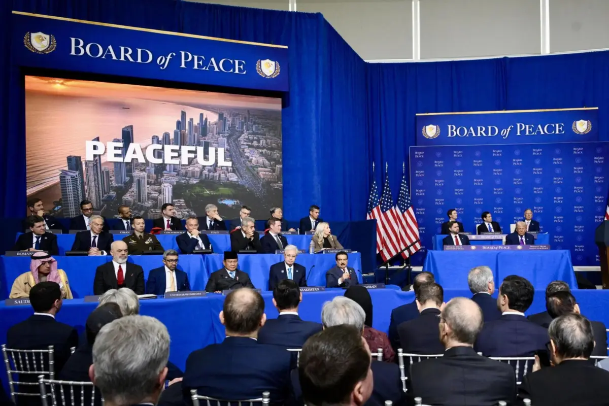 Imagem de contexto do artigo Conselho da Paz junta quase 50 países na primeira sessão em Washington