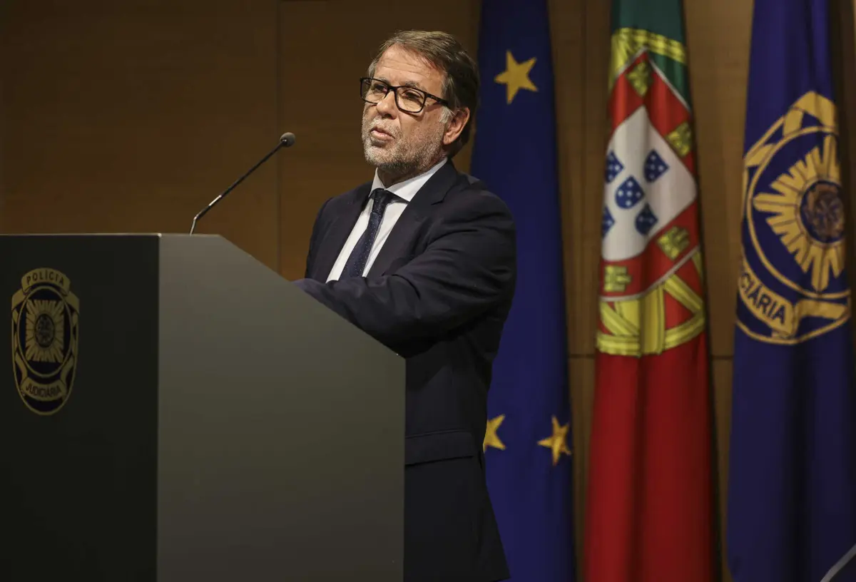 Luís Neves fala numa "luta desigual"