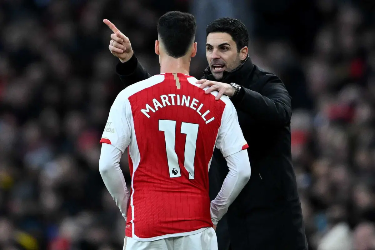 Arteta dá instruções ao extremo Martinelli