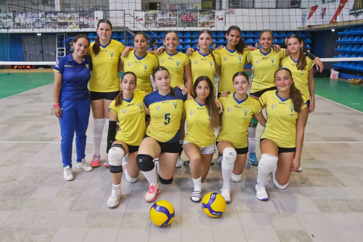 Voleibol do Estoril cresce de dia para dia. Equipa feminina foi criada há dois anos e é aposta ganha