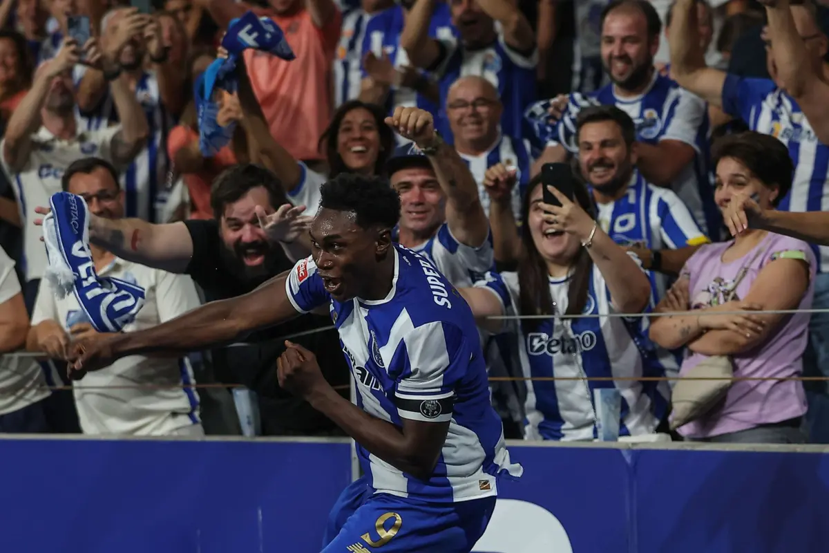 Samu marcou dois dos três golos do F.C. Porto