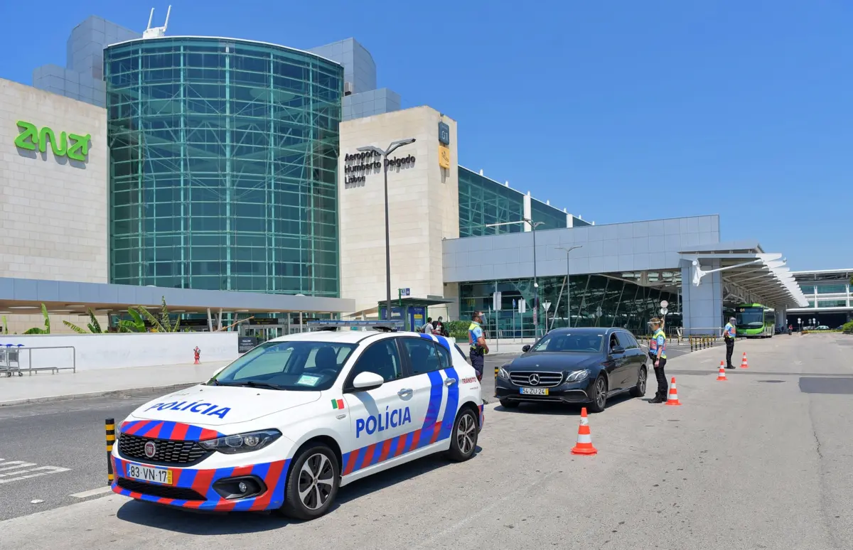 Desde domingo que está em funcionamento em Portugal e restantes países do espaço Schengen o novo sistema europeu de controlo de fronteiras para cidadãos extracomunitários