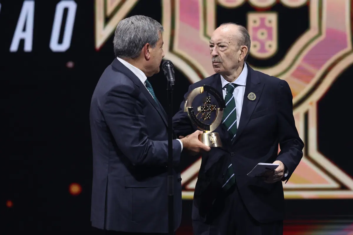 Aurélio Pereira foi condecorado na gala Quinas de Ouro em 2023