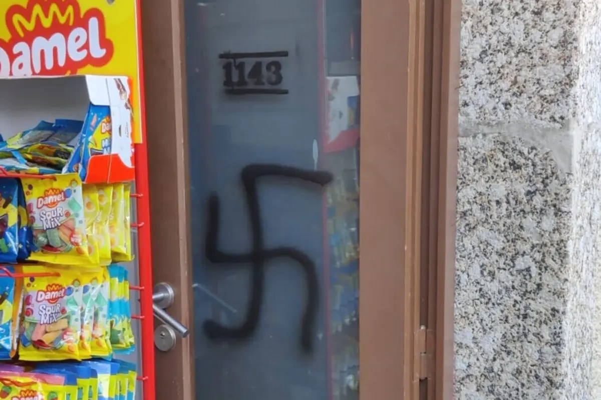 Loja de imigrante muçulmano vandalizada no centro de Guimarães