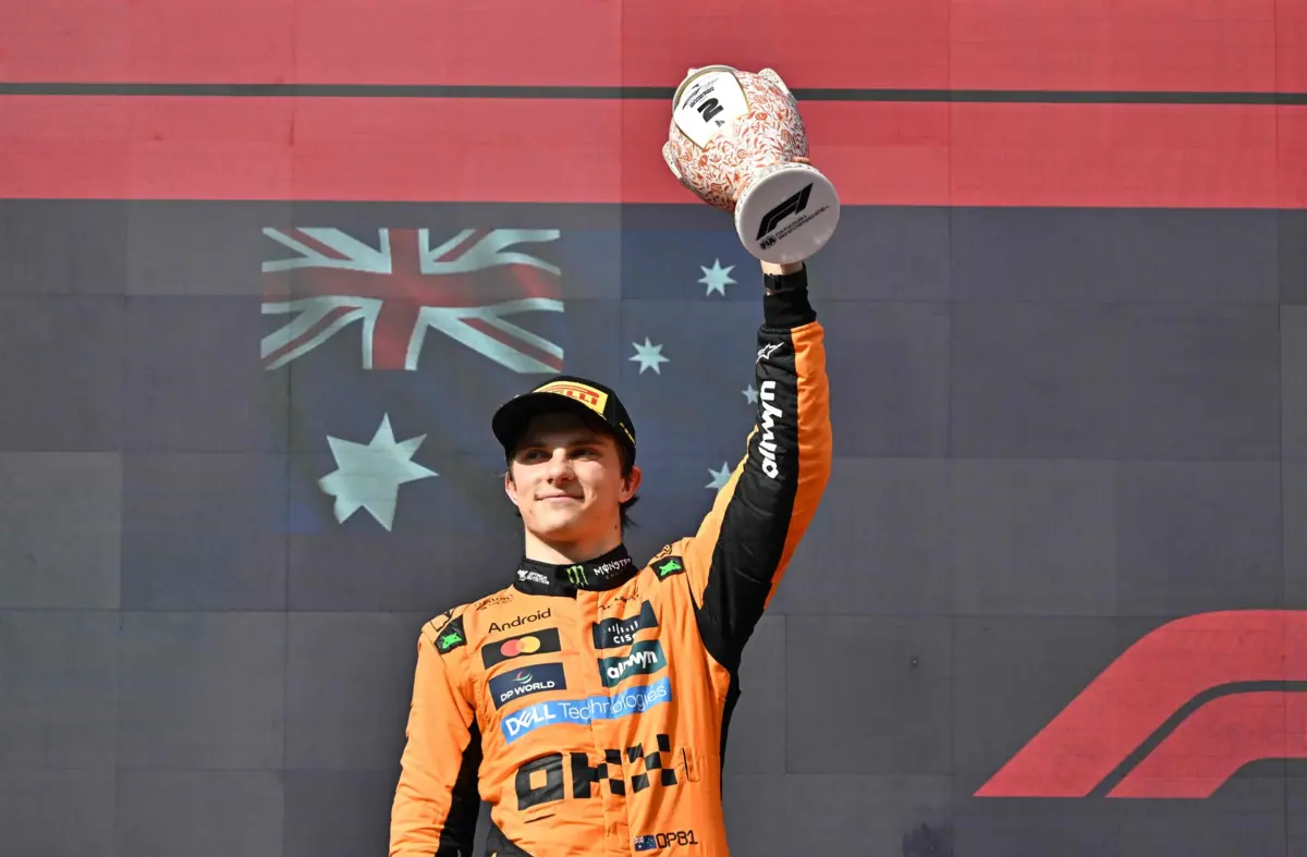 Piloto britânico reduz diferença para o Piastri em nove pontos