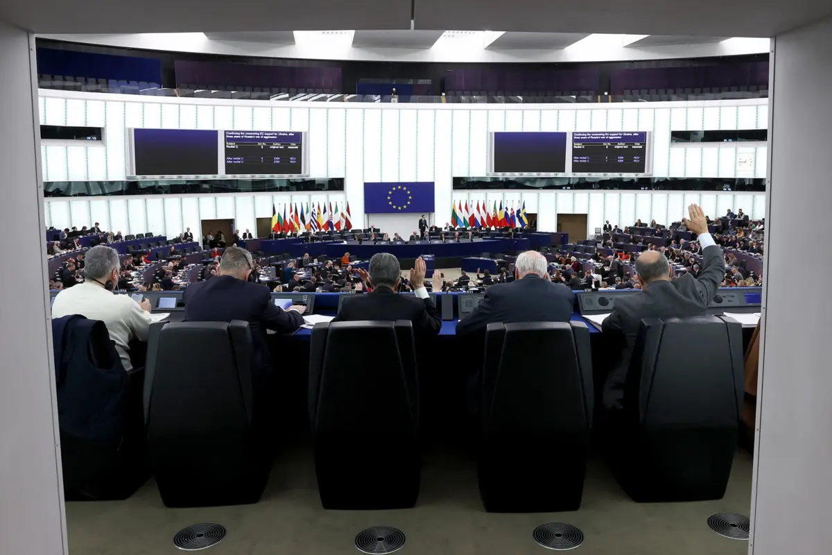 O parlamento da União Europeia disse estar a cooperar plenamente com as autoridades belgas