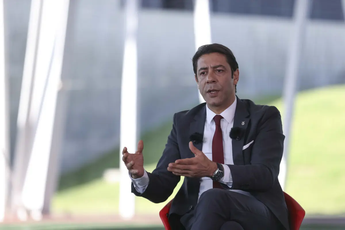 Presidente Rui Costa pondera resposta à contestação ao orçamento, mas, para já, o caso está ser analisado pelos advogados