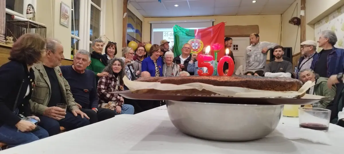 Coletivo que homenageou Zeca Afonso com "Grândola Vila Morena"