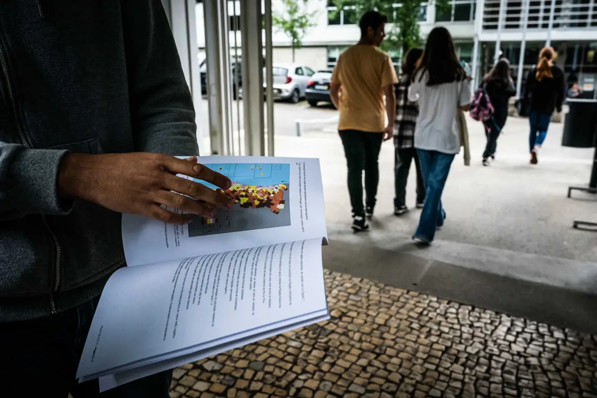 Movimento Voz aos Estudantes reivindicam o fim dos exames nacionais