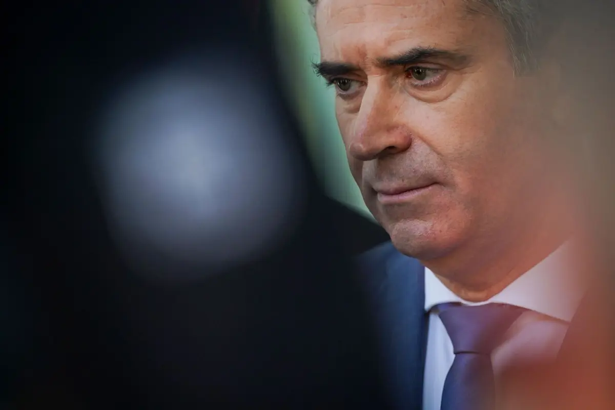 José Luís Carneiro disse que as declarações de Hugo Soares foram "um bom princípio"