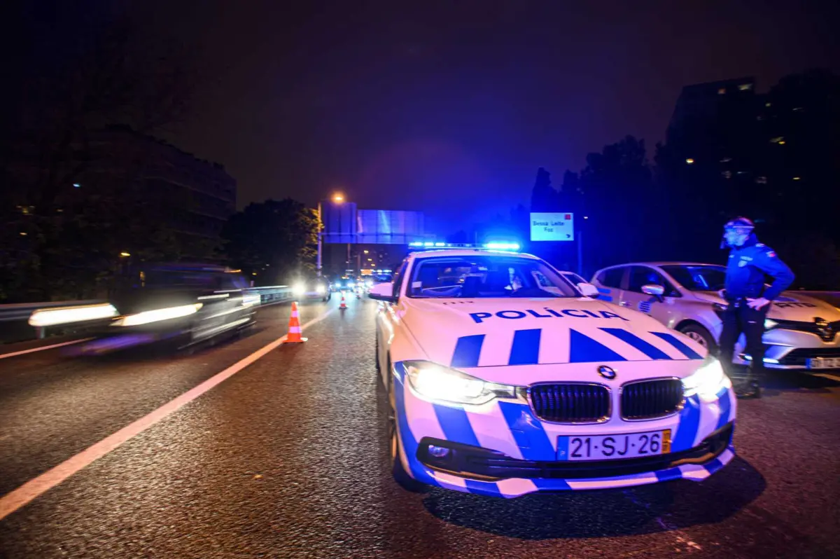 Suspeito de roubo morreu quando fugia em contramão na A3