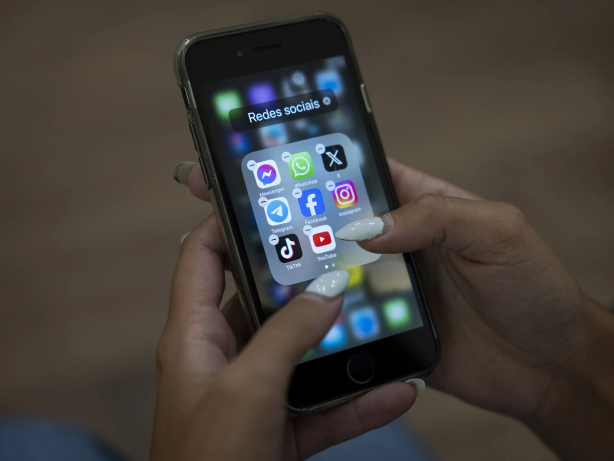 A onda de reações ocorreu após uma estudante chinesa ter sido expulsa de uma universidade a meio de julho por "violação da dignidade nacional"