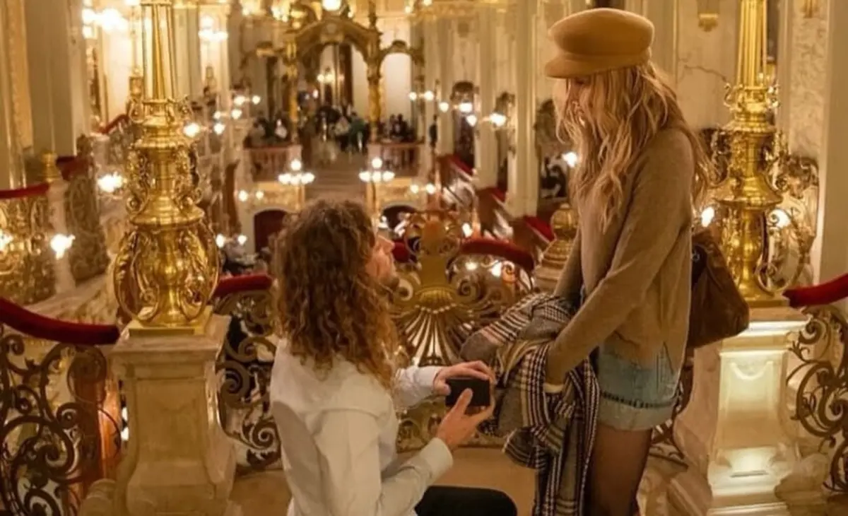 Aos 26 anos, Paris Jackson foi pedida em casamento pelo produtor musical Justin Long