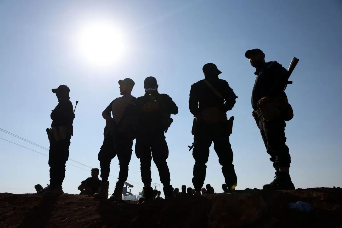 Governo interino da Síria tem enfrentado crescentes dificuldades para restaurar a ordem e lidar com as profundas marcas deixadas por quase 14 anos de guerra civil