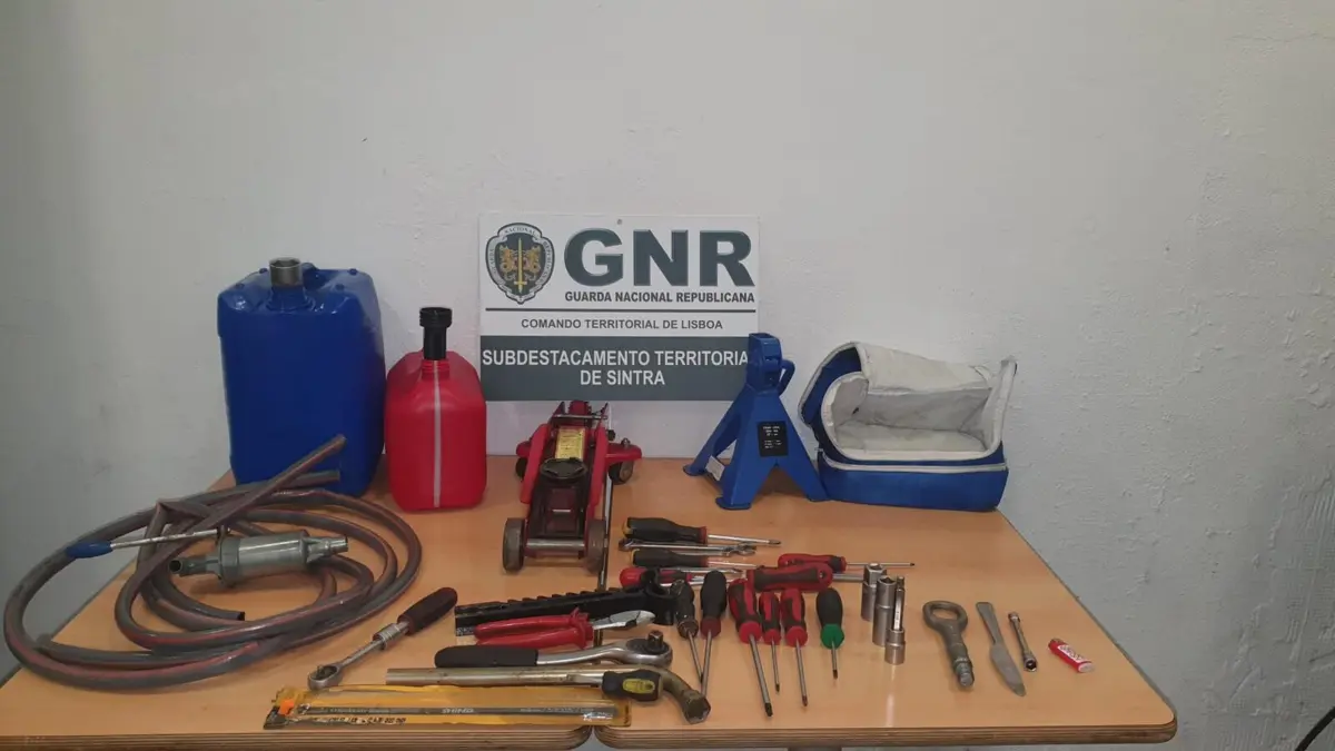 GNR apreendeu bidões e material utilizado para furtar combustível