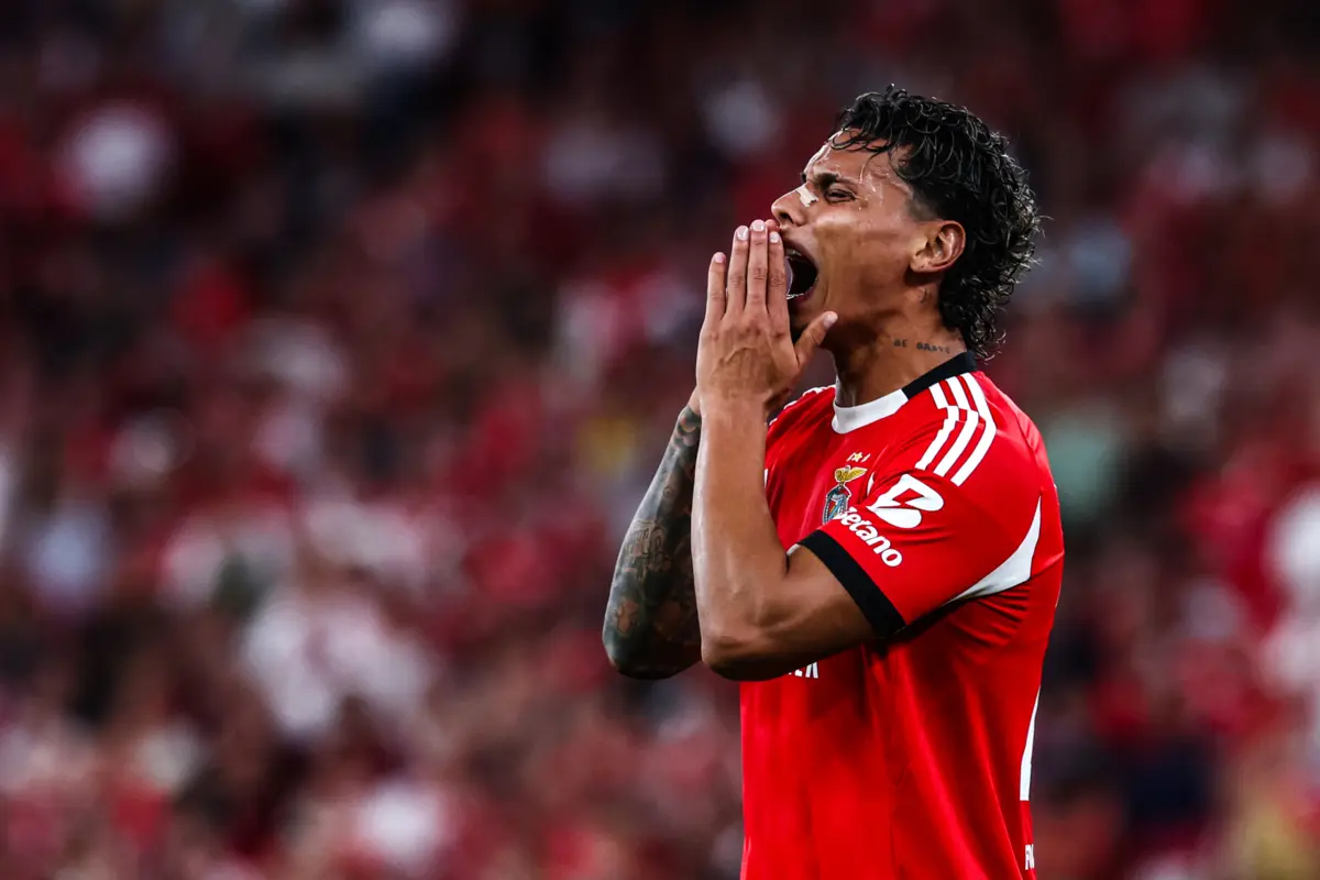 Richard Ríos é a cara do desespero benfiquista