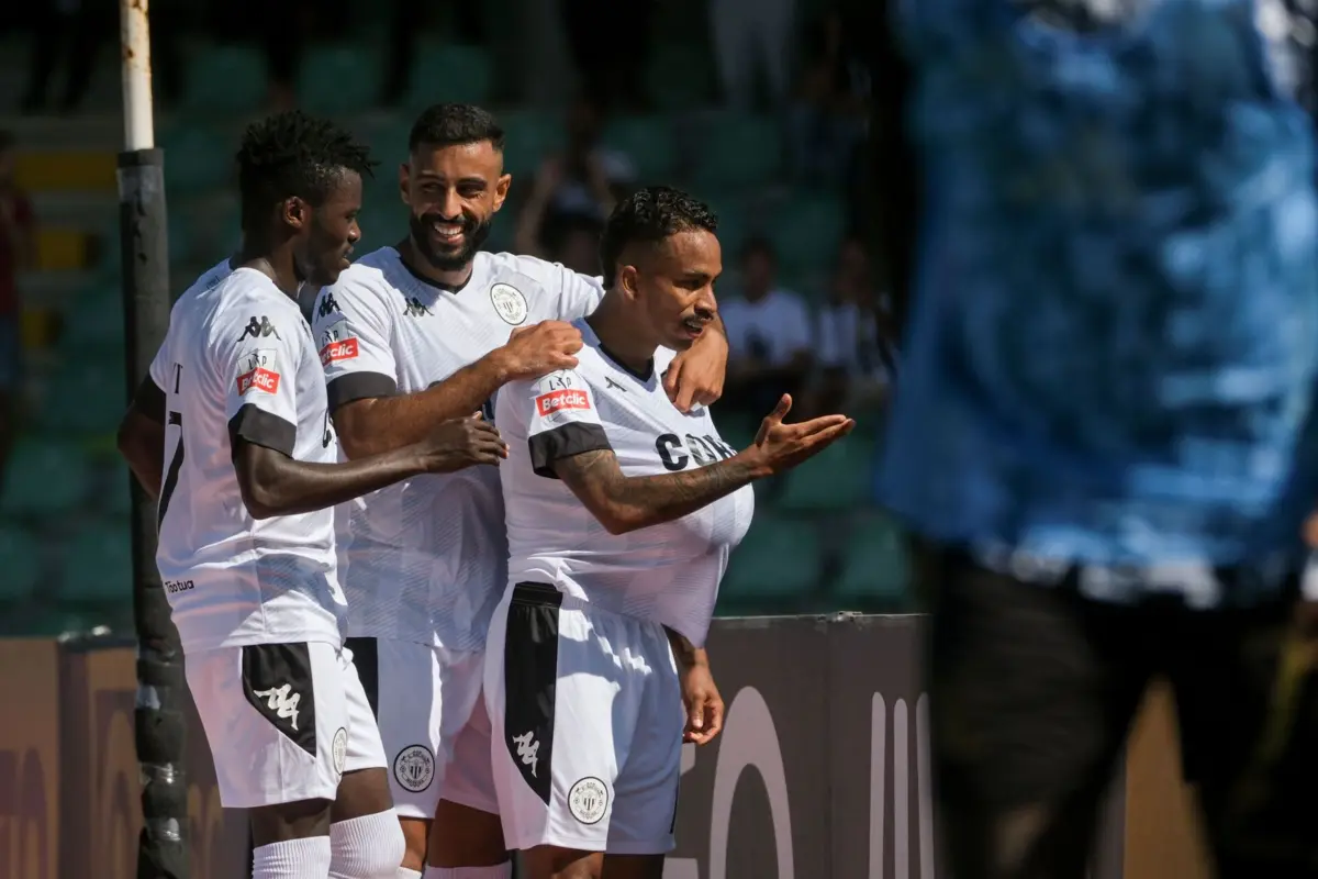 Madeirenses triunfaram frente aos gansos