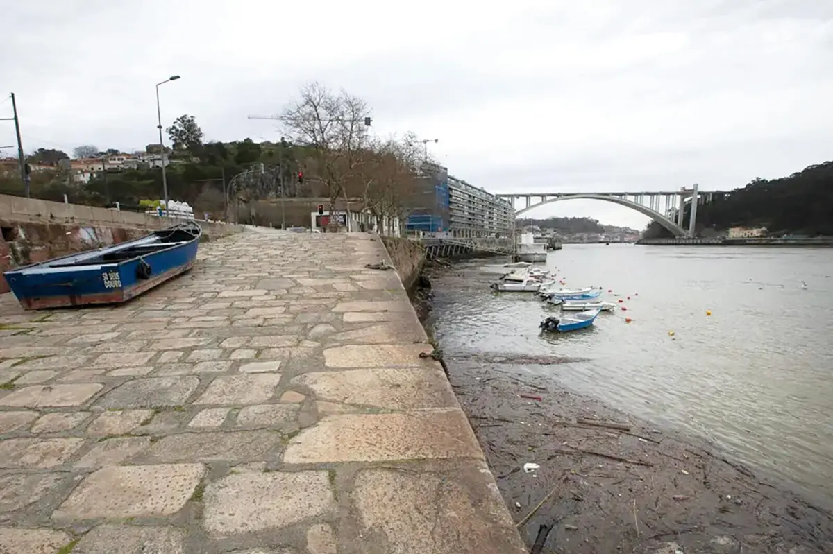 Operação entre o Cais do Ouro (na foto) e a Afurada poderá ser ajustada consoante a procura