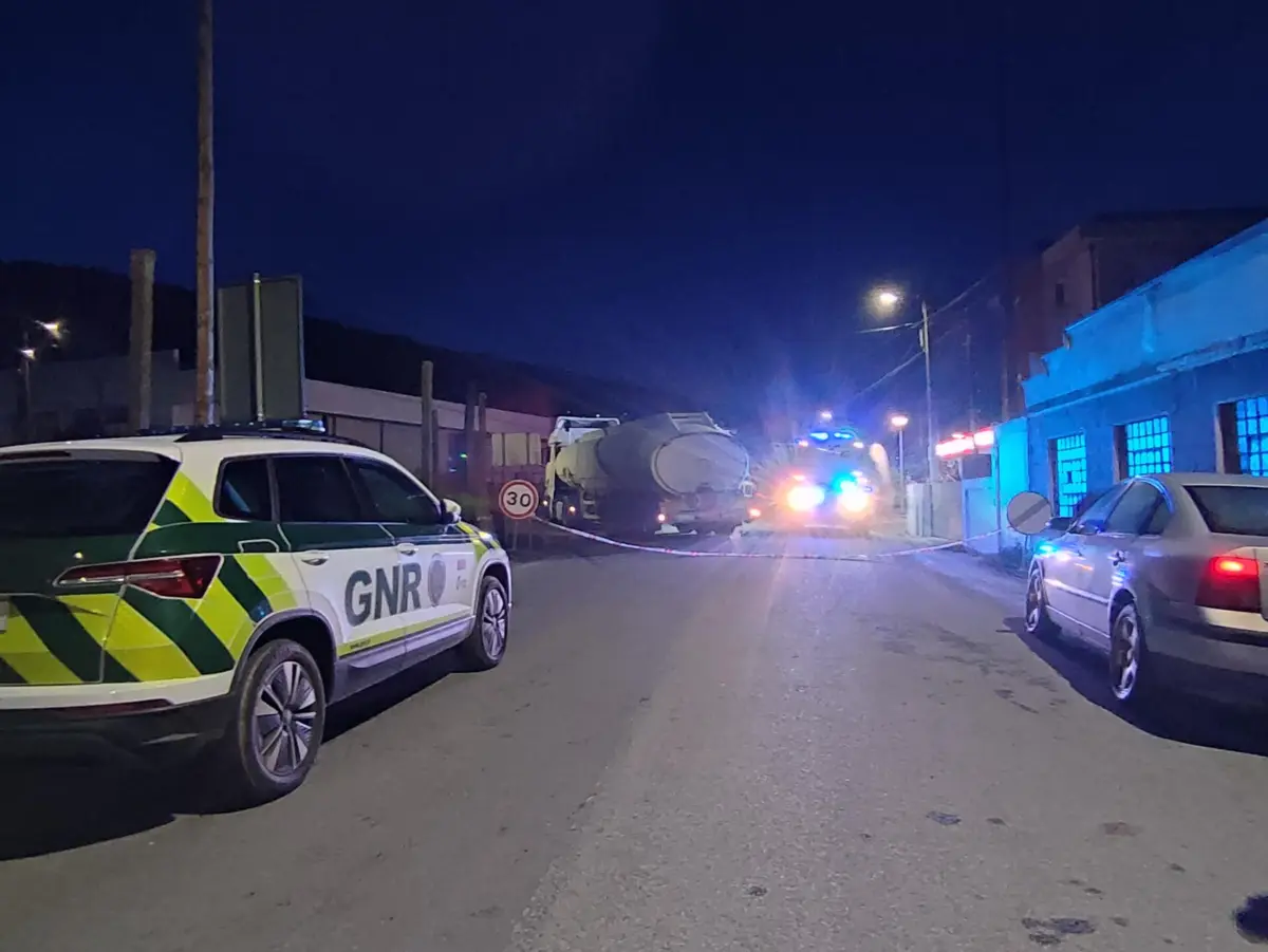 Imagem de contexto do artigo Um ferido numa colisão entre camião e carro em Famalicão