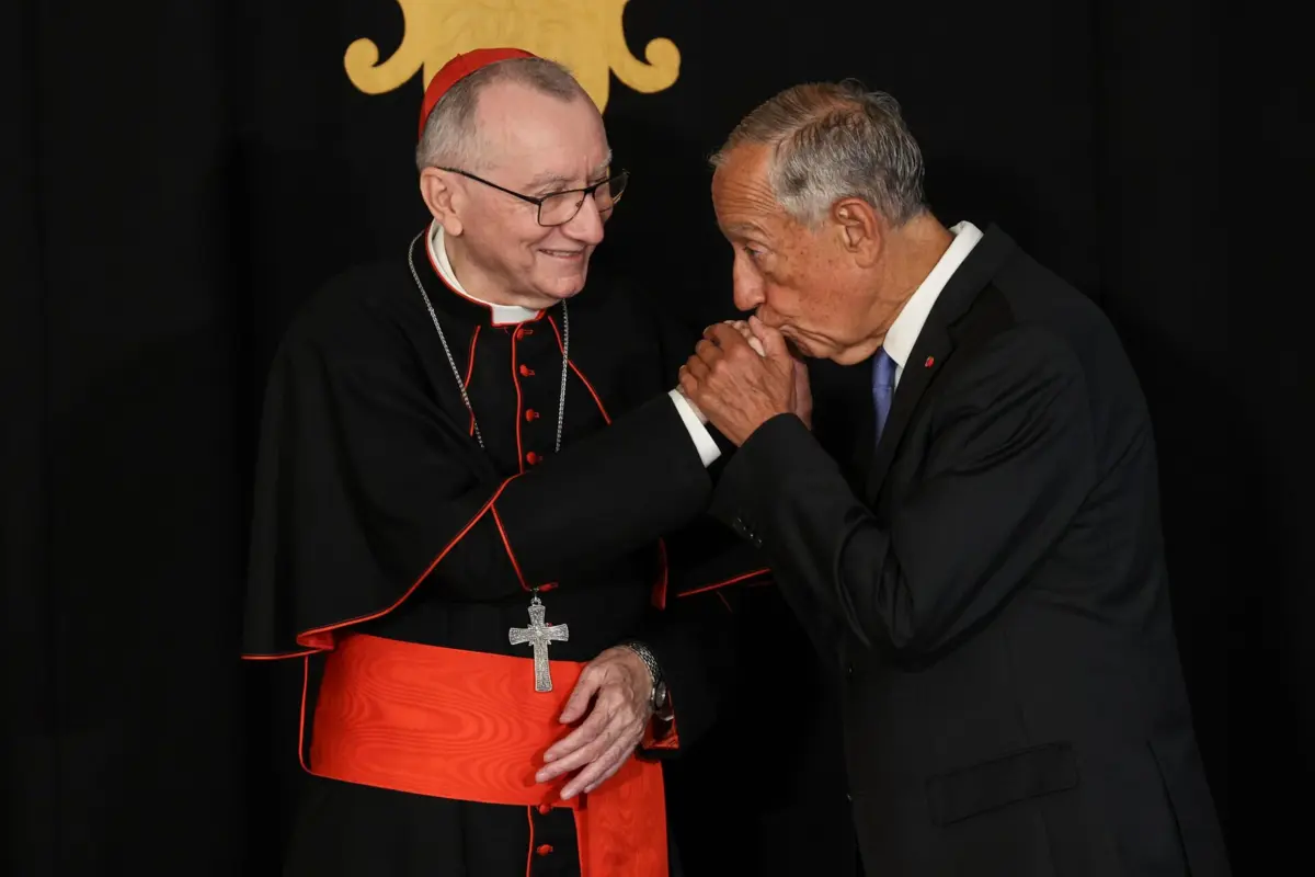 O presidente da República, Marcelo Rebelo de Sousa, acompanhado pelo secretário de Estado do Vaticano, Pietro Parolin