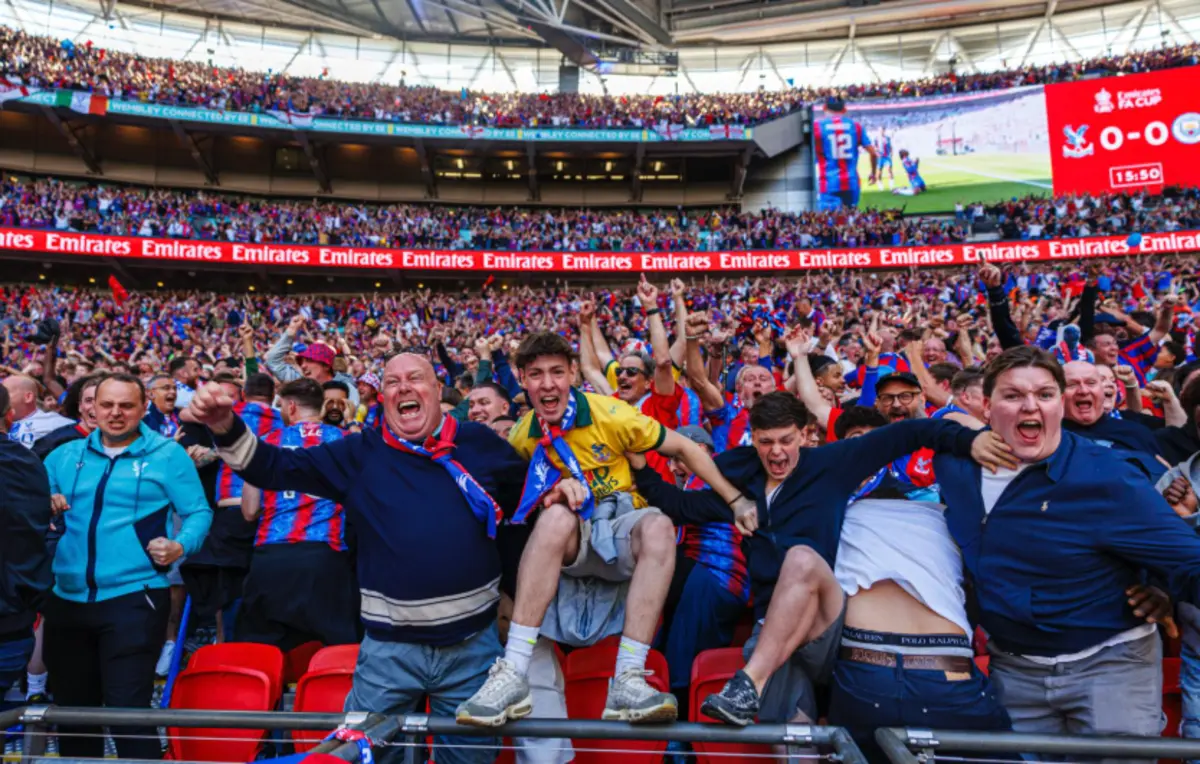 Adeptos do Crystal Palace fizeram a festa em Wembley