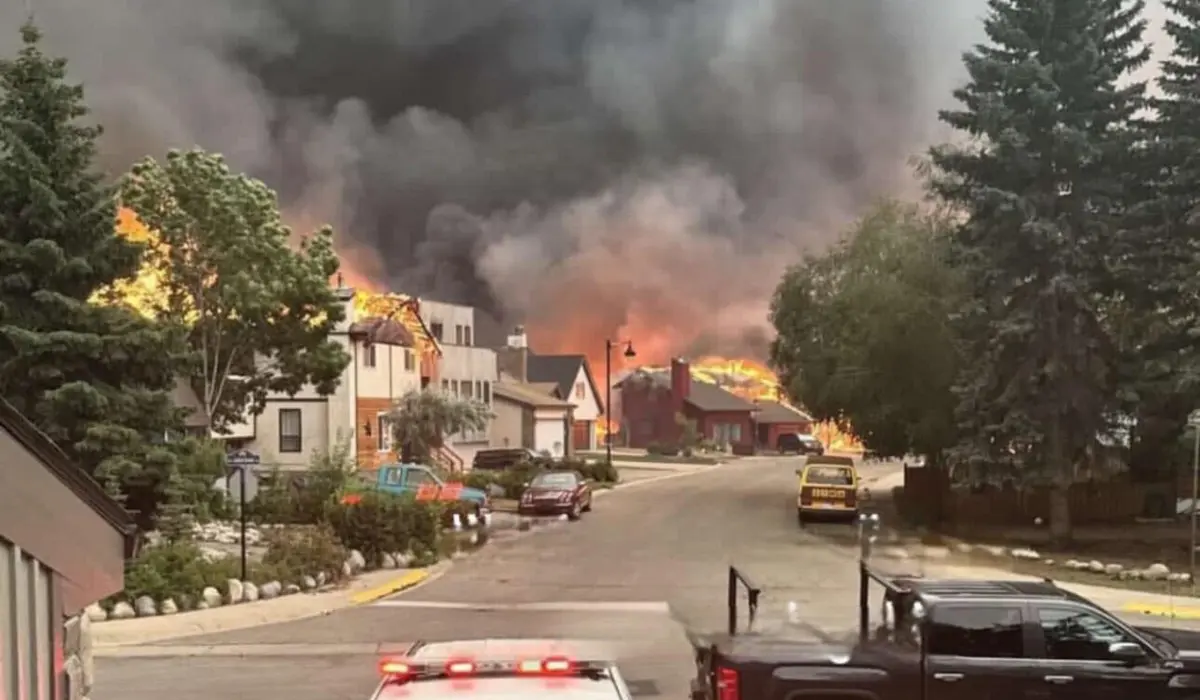 Milhares de pessoas foram obrigadas a sair da cidade de Jasper