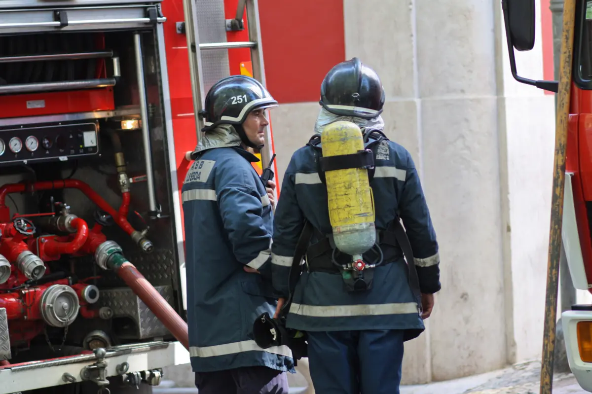 Ao início da tarde, encontravam-se no local 45 operacionais