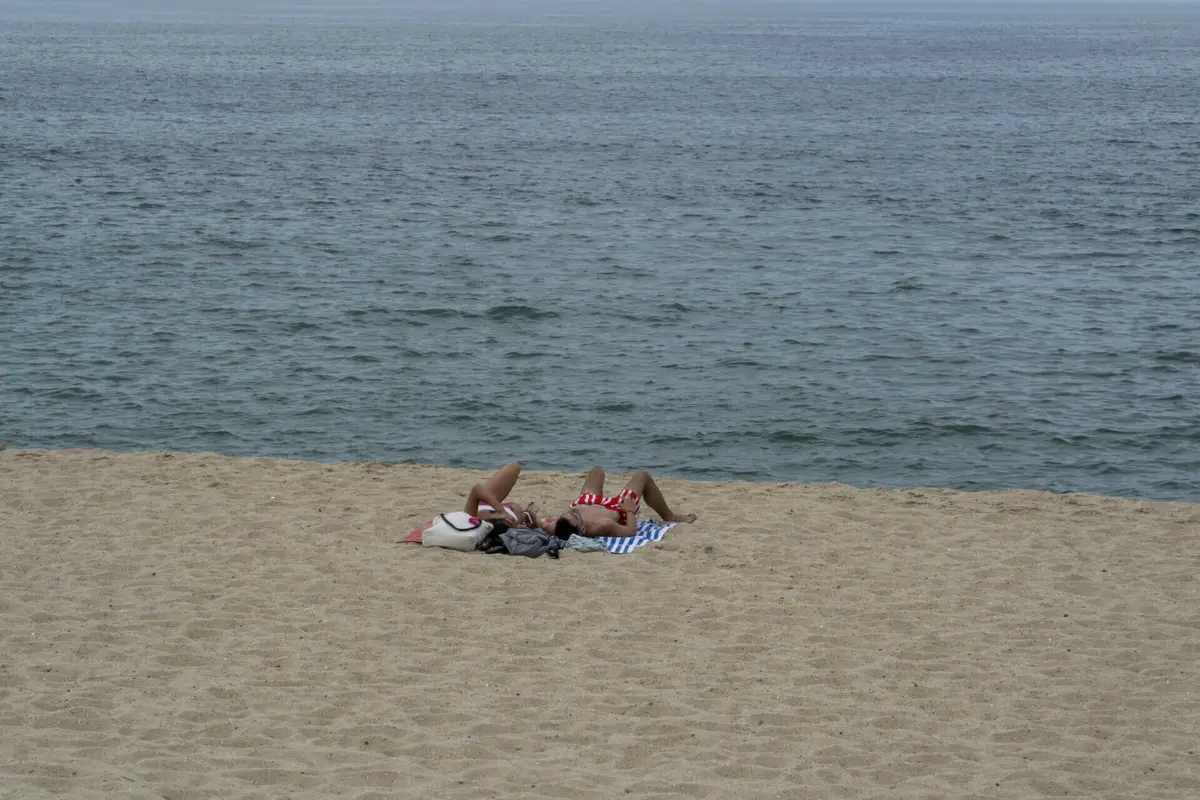 Imagem de contexto do artigo Dois jovens e dois nadadores-salvadores resgatados do mar em Espinho