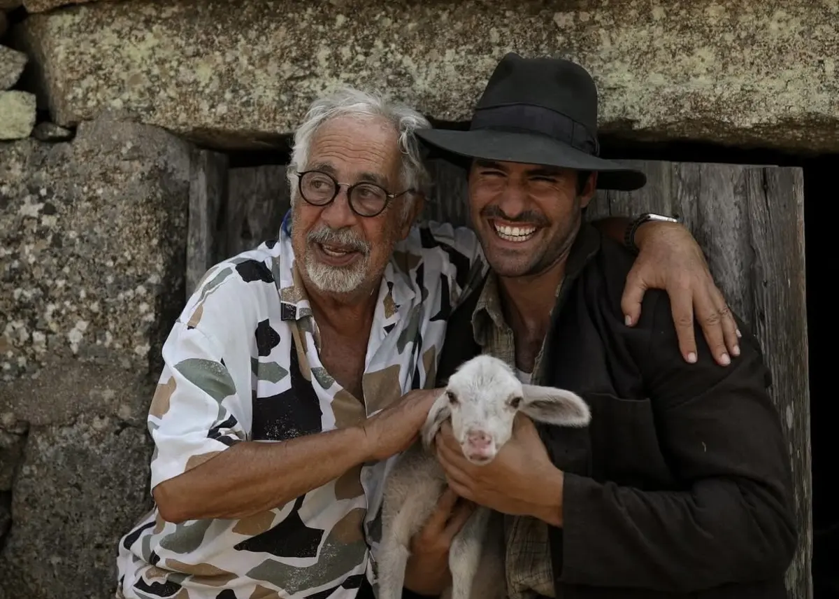 José Condessa protagoniza a série de sucesso "Rabo de Peixe"