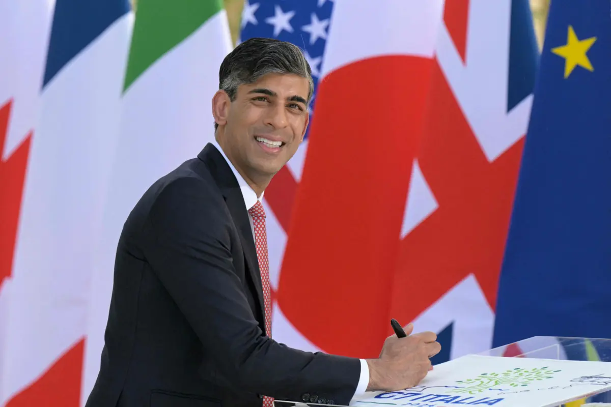 O Reino Unido tem também como alvo uma série de empresas do setor do gás natural liquefeito e da produção de munições, maquinaria e componentes eletrónicos para o exército russo