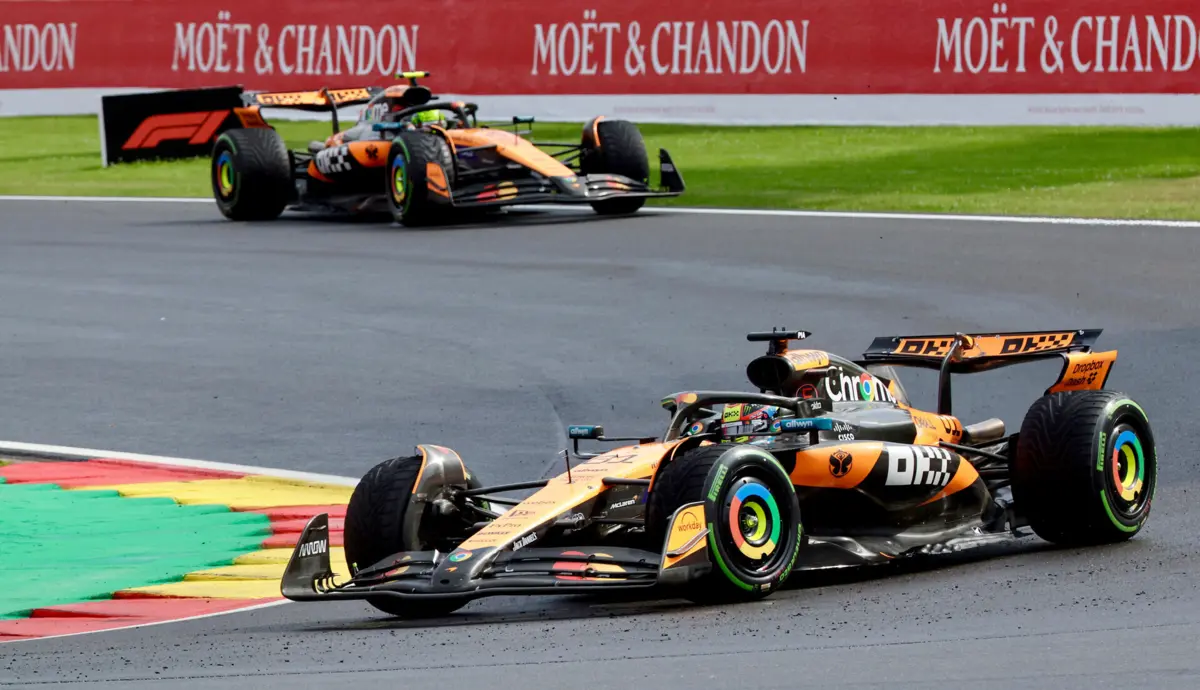 Piastri lidera o Mundial com mais 16 pontos que o colega de equipa Norris