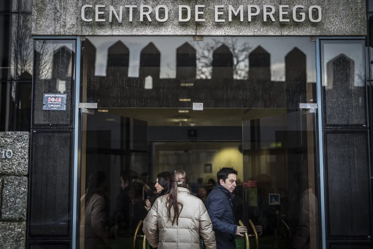 Há mais cadeiras vazias nos centros de emprego