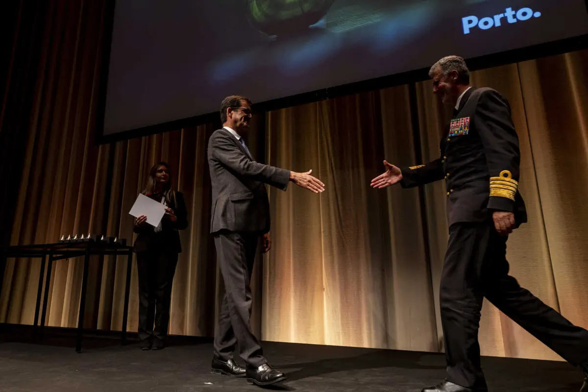 Cumprimento entre Rui Moreira e Gouveia e Melo