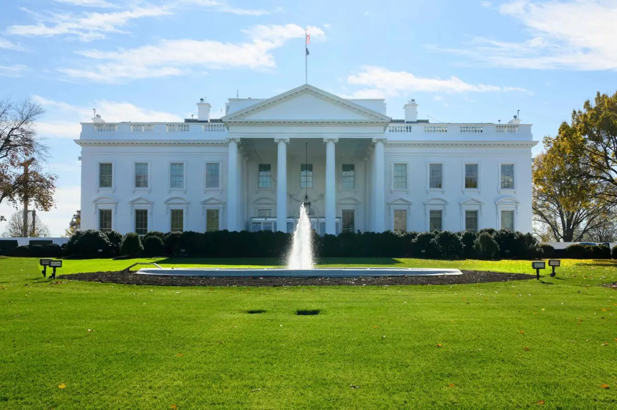 A minuta do plano sugere que o presidente Donald Trump está aberto a prolongar uma disposição do Obamacare