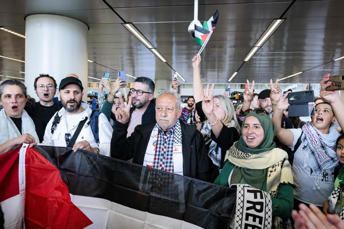 O objetivo do grupo de ativistas é sair do Cairo e viajar de autocarro até à cidade de Al-Arich