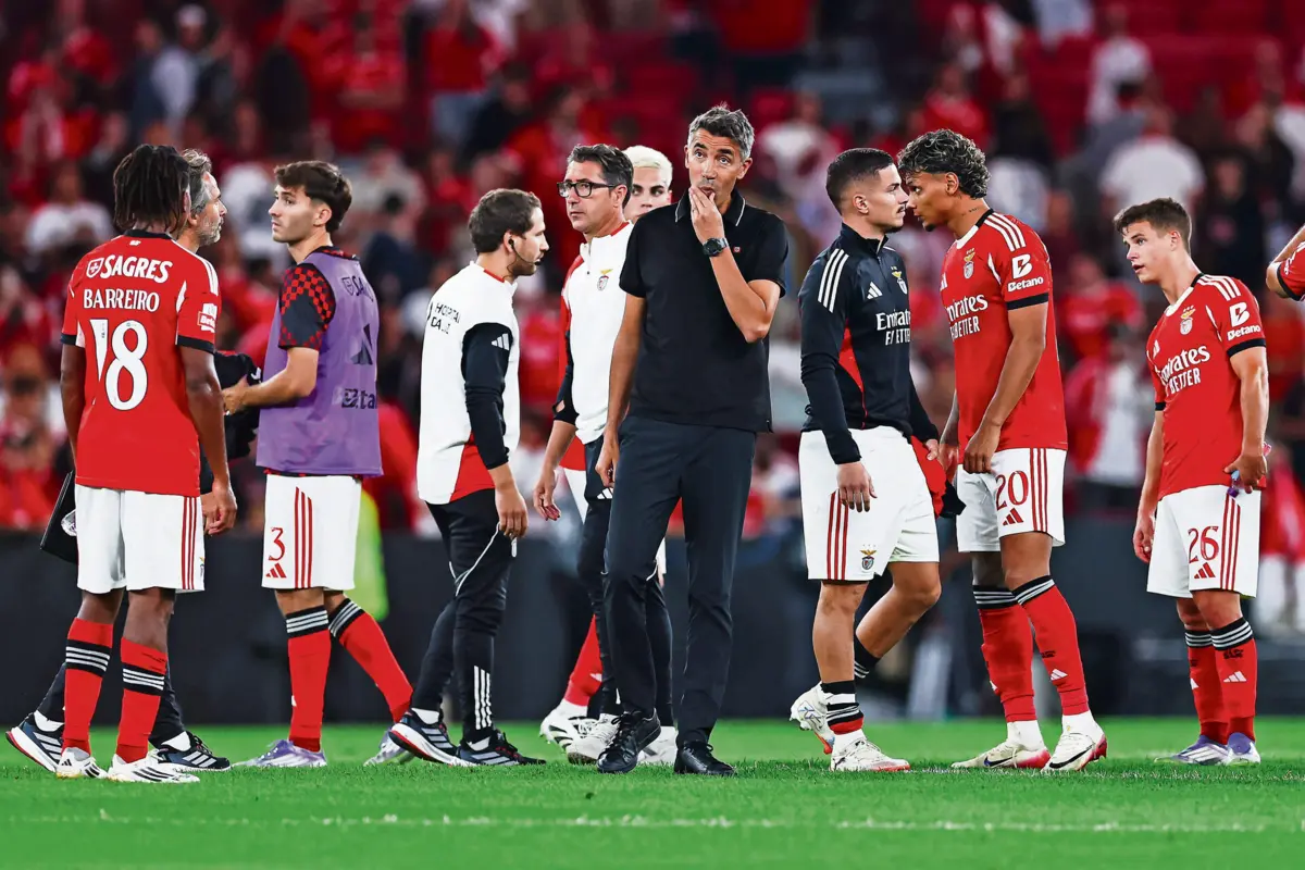 Dedic continua fora das opções para Bruno Lage