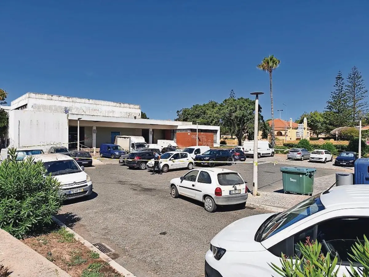 Ontem, vítima foi morta nas imediações do Mercado de Sines