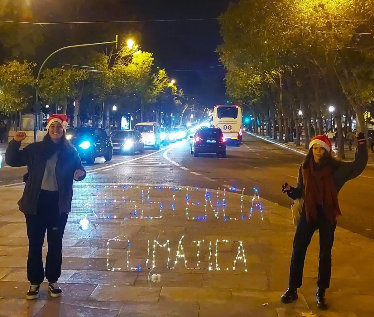 Segundo o movimento, "não houve qualquer dano" nas instalações luminosas