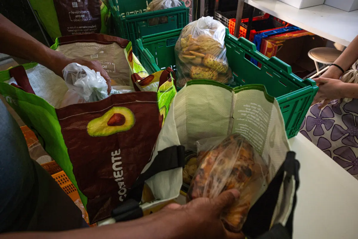 Agravou-se a situação dos alunos, com pouco dinheiro para comida