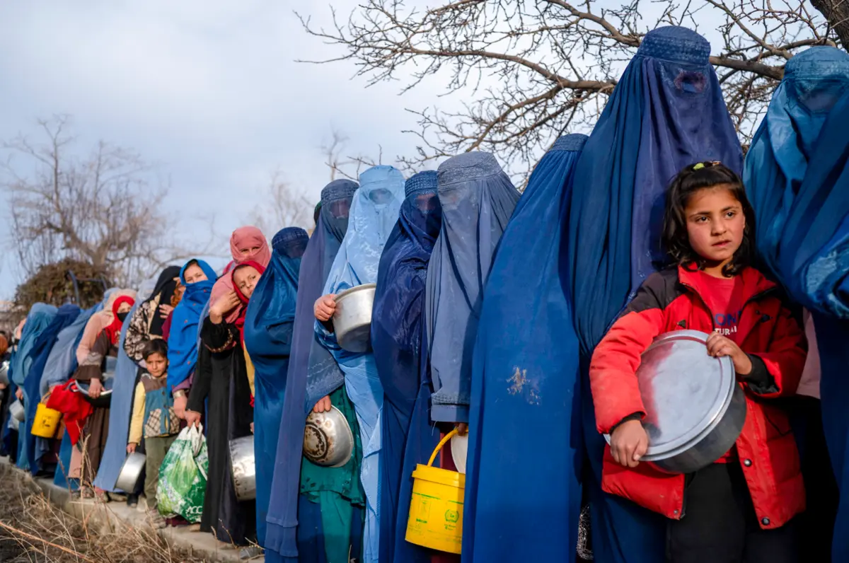 São cada vez mais as jovens mulheres que trocam a burca por alternativas menos conservadoras