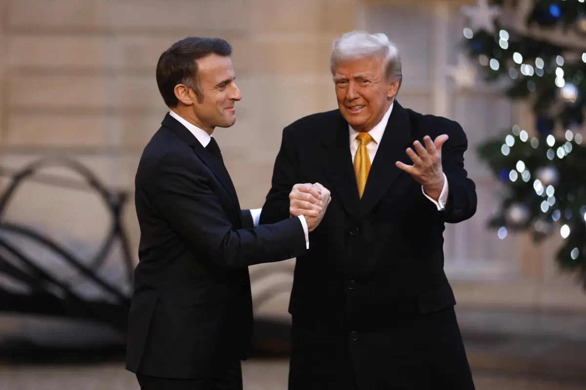 Trump recebido em Paris por Macron por ocasião da reabertura da catedral de Notre-Dame