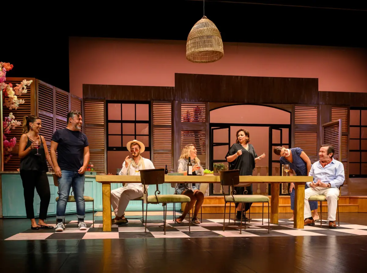 Jessica Athayde, Adriano Luz e Rui Melo num elenco de luxo no Teatro Maria Matos.