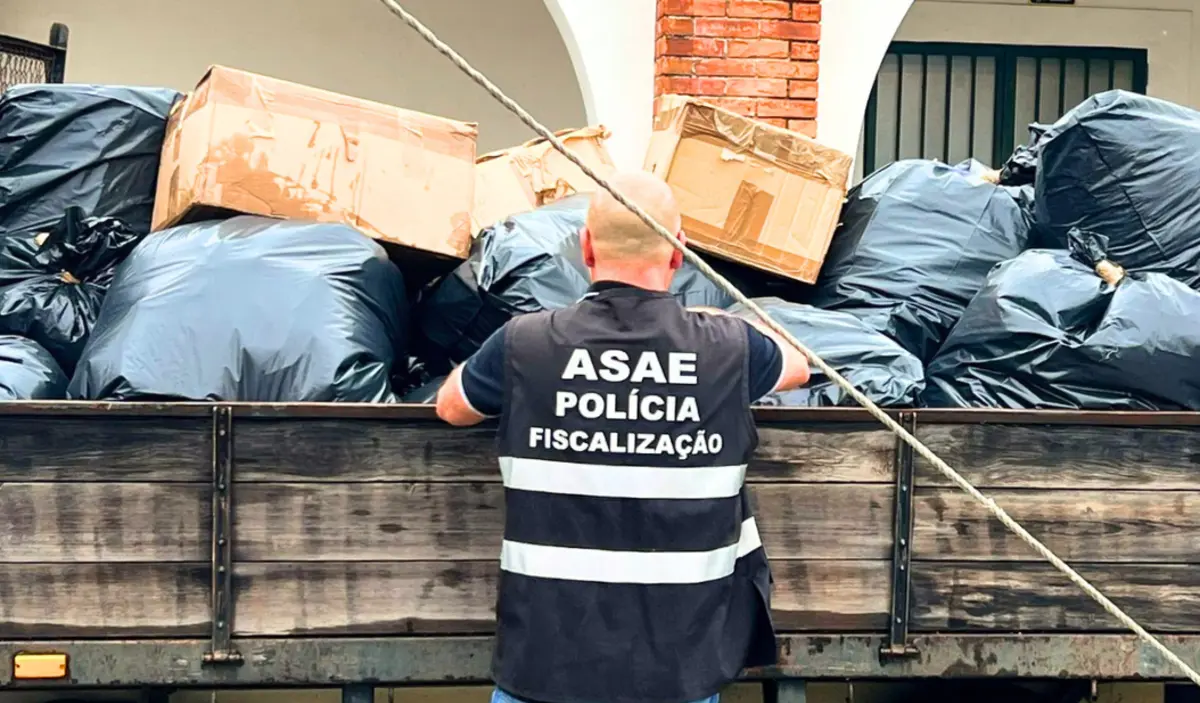 Quatro pessoas foram detidas e constituídas arguidas