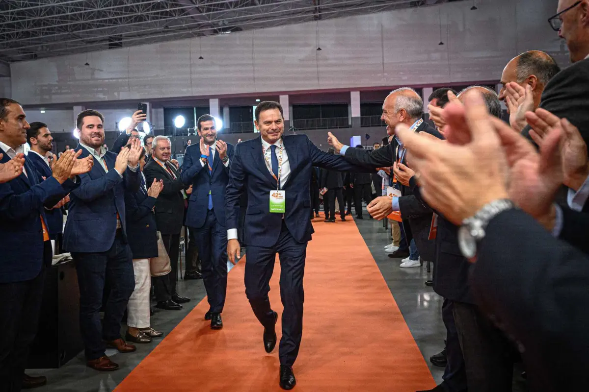 Luís Montenegro foi muito aplaudido em Braga e apontou que o partido “não está isolado”, tem mesmo, disse, o apoio dos portugueses