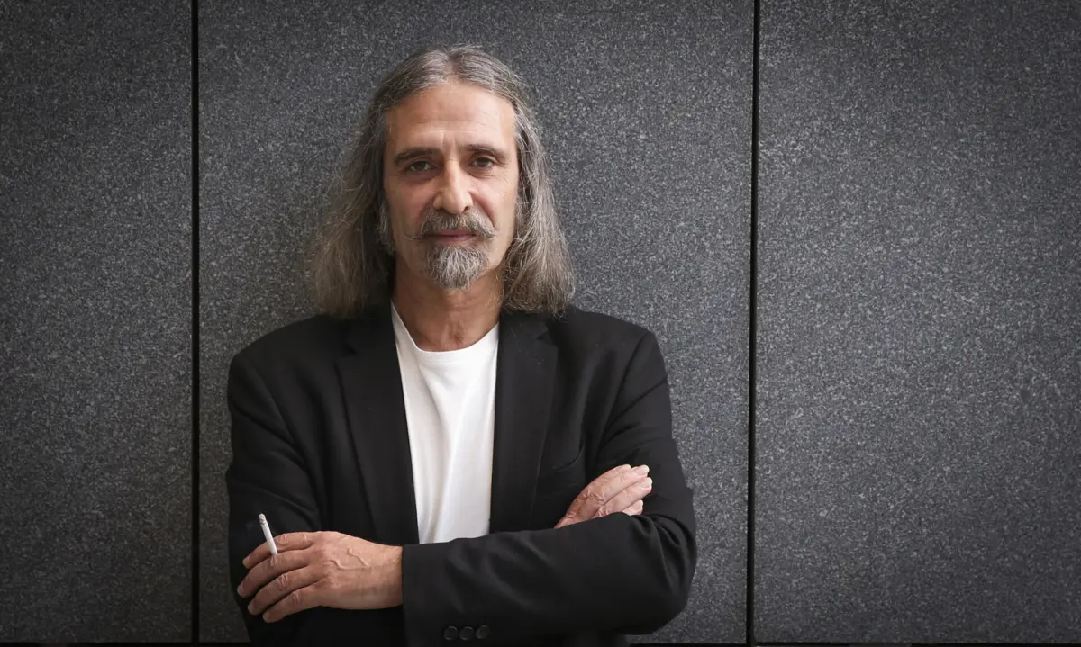 No novo disco, Júlio Pereira cruza som do cavaquinho com os de outras paragens