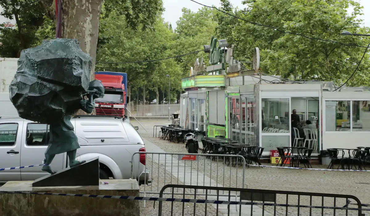 Divertimentos e estabelecimentos de alimentação nas Fontainhas