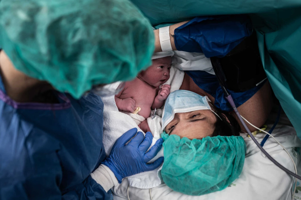 Reguladora questionou o hospital sobre a revisão vaginal após o parto e emitiu uma instrução