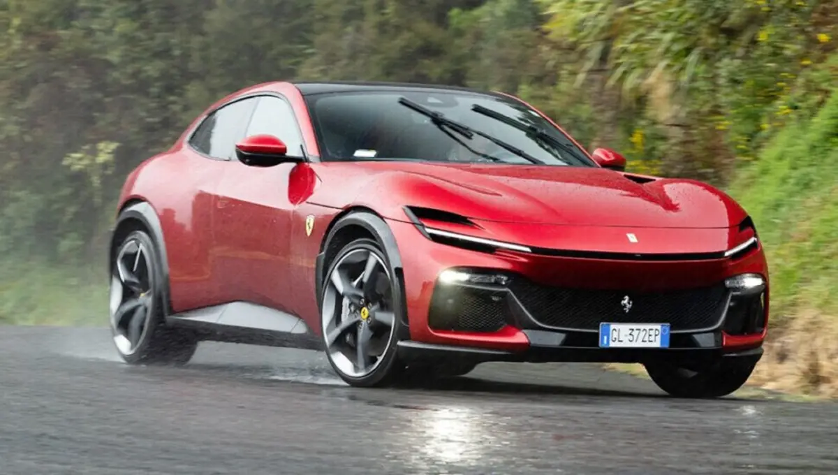 Foram adquiridos cinco Ferrari Purosangue este ano em Portugal