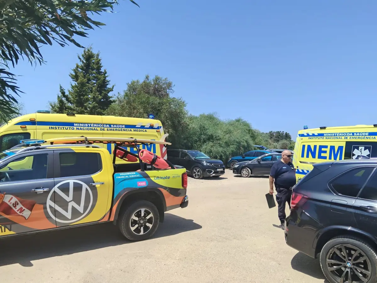 Criança foi resgatada por um nadador-salvador