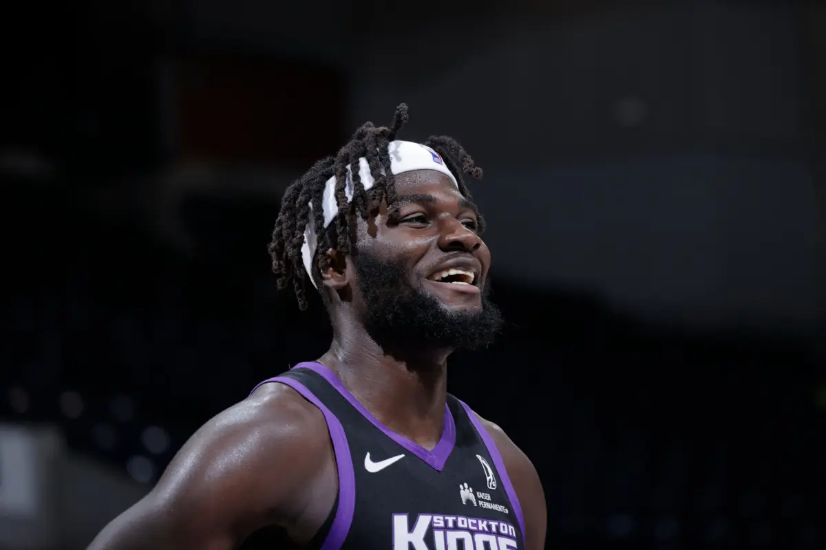 Neemias, ao serviço dos Stockton Kings